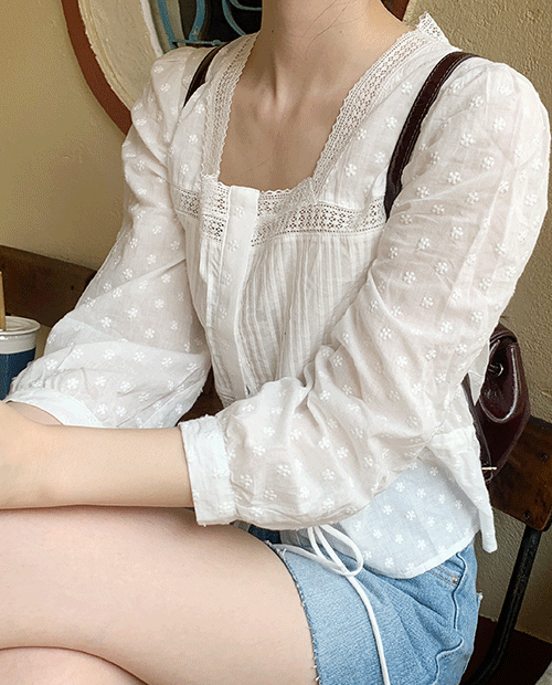 square lace blouse : ivory